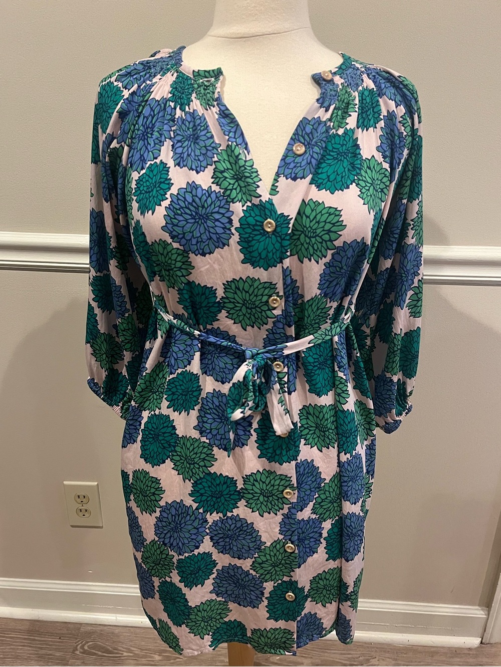Tucker Button Down Tie Dress - Picture 2 of 5